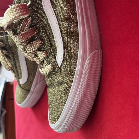 Gold Vans unisex sneakers. Size 7/5.5. Pre-owned good condition. - Picture 3 of 6